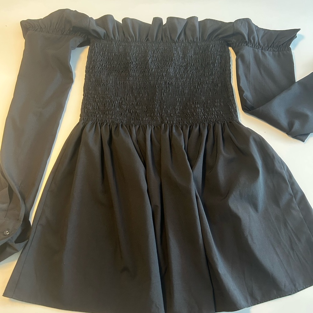 Luxe by Stylekeepers, black, off-shoulder, smocked-bodice, flowing bottom. Sz M - Picture 10 of 12